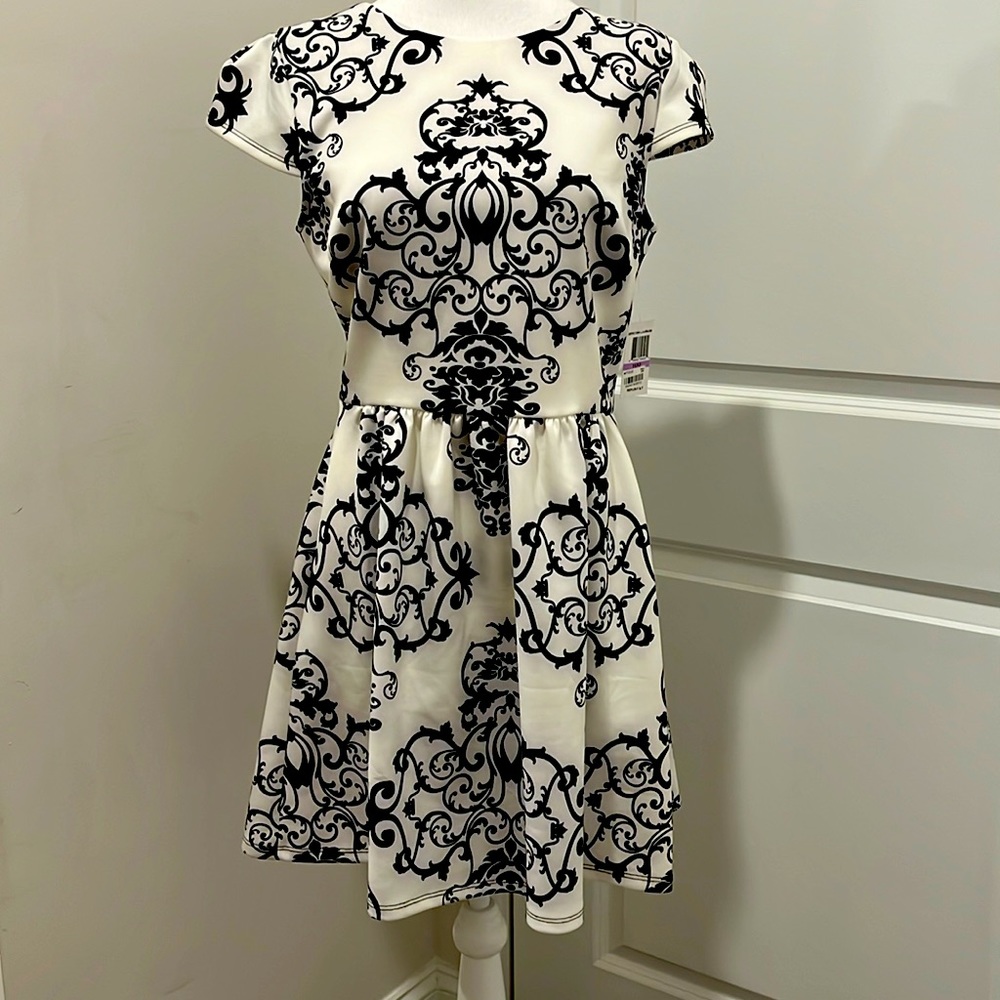 Black and White Dress, size 11/12, NWT.